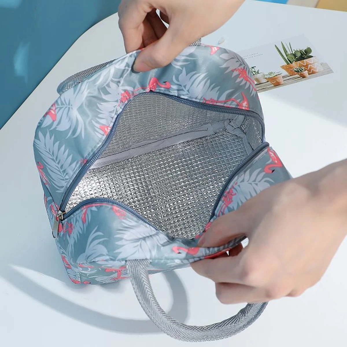 Koeltas - Lunchtas - Volwassenen En Kinderen - Compact & Handig: Zomer - Picknick -School - Lunch - Werk - Grijs Flamingo 3 Koeltas - Lunchtas - Volwassenen En Kinderen - Compact & Handig: Zomer - Picknick -School - Lunch - Werk - Grijs Flamingo - Afbeelding 3